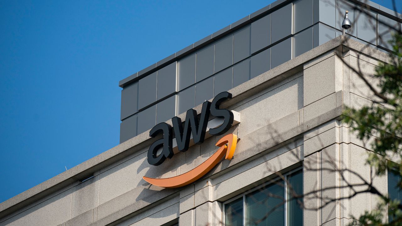 Featured image Iranian missiles strike Amazon data center in Bahrain
