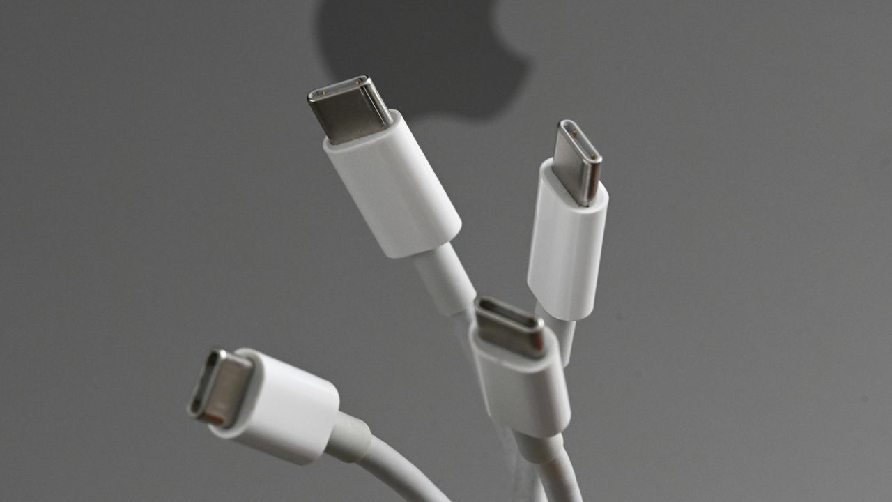 Featured image USB4 and TBT 5 push copper to its physical limits