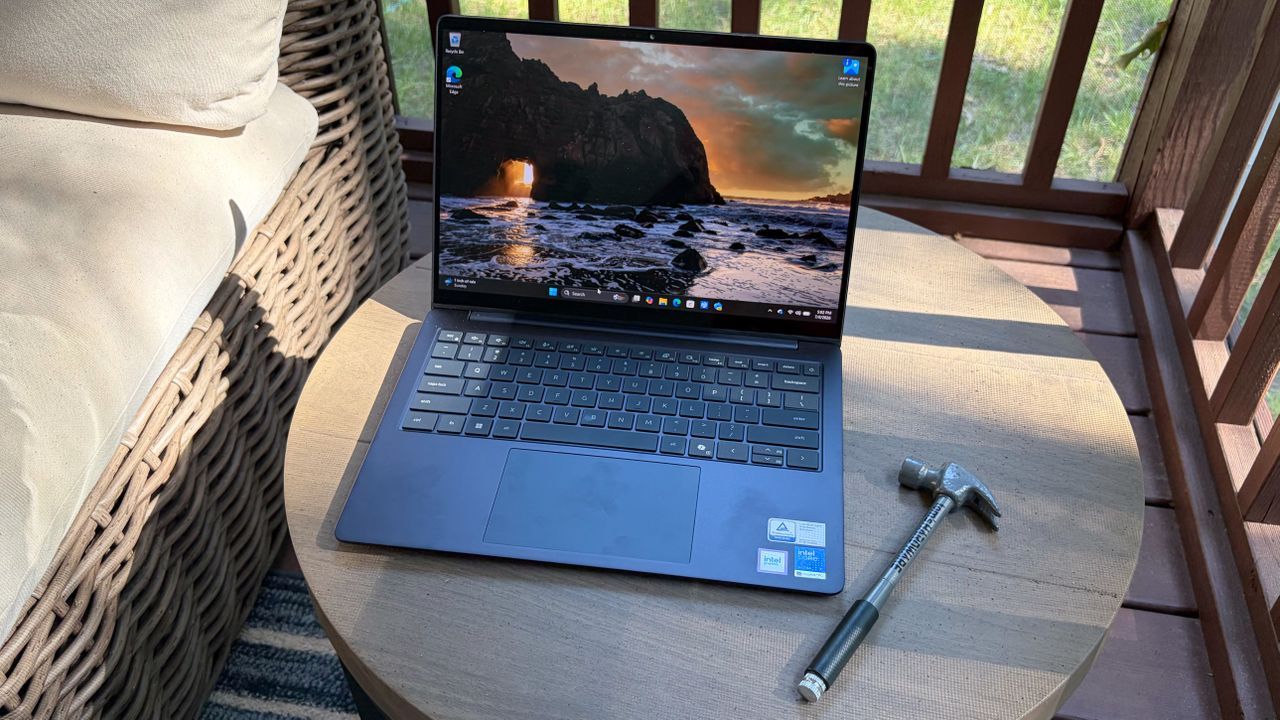 Featured image Dell 14S Premium design and 20hr battery power