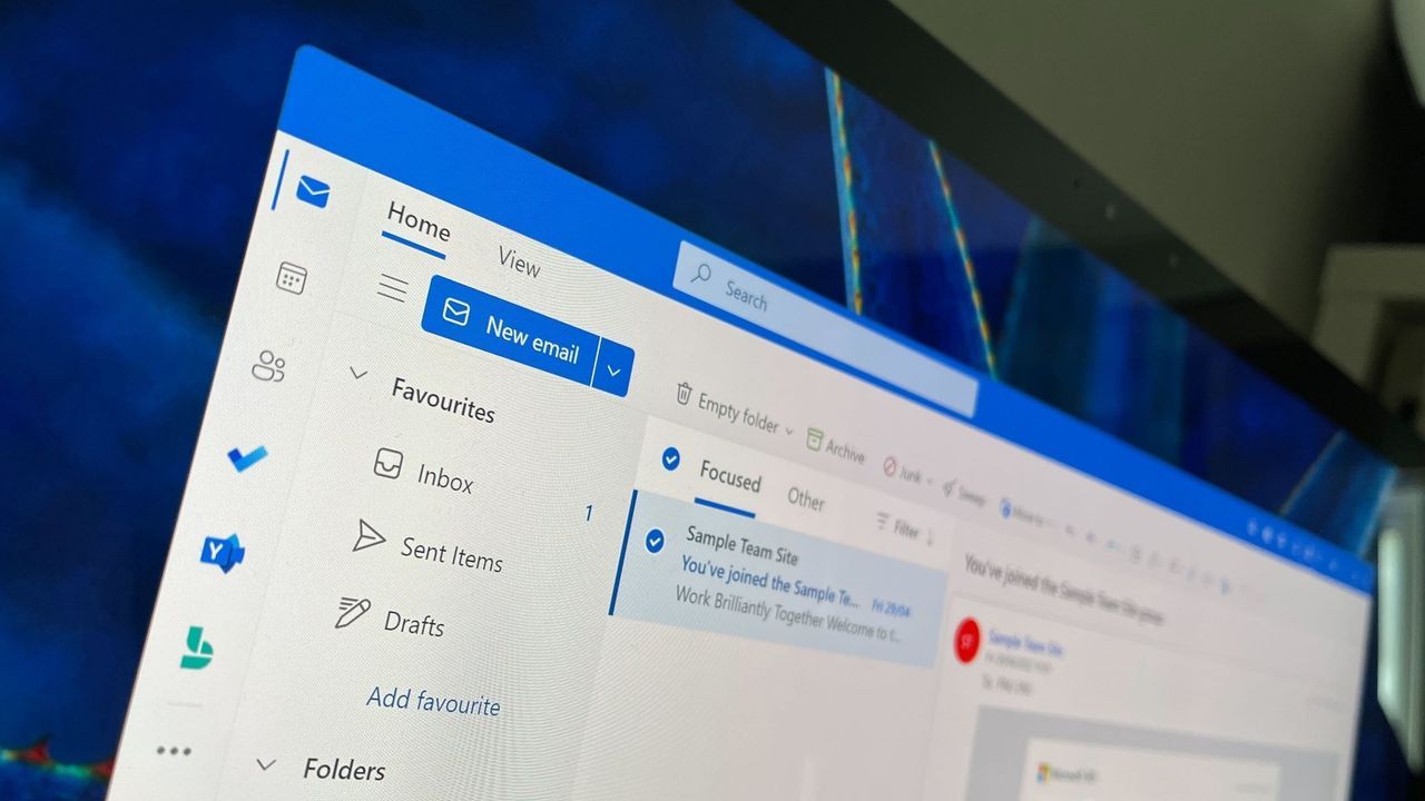 Featured image Copilot locks new Outlook features