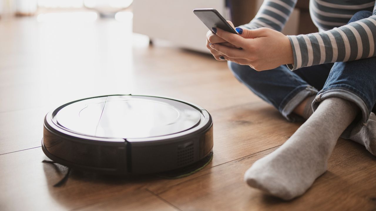 Featured image Robot vacuum flaw lets hackers control others exposing live camera feeds