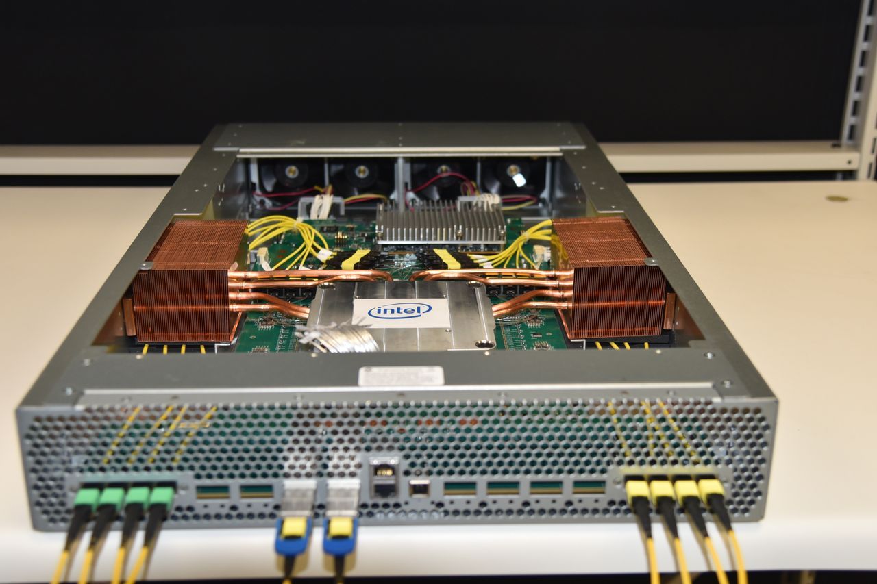 Featured image AI optical market hits 144B driven by silicon photonics