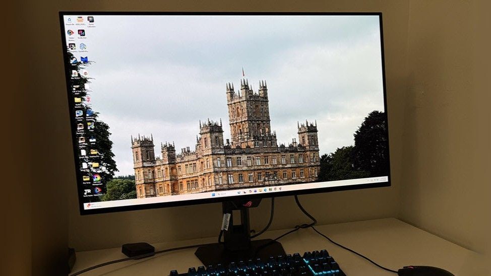 Featured image Asus ROG 4K OLED gaming monitor performance review