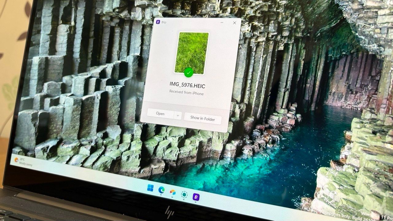 Featured image Reddit found 2 AirDrop alternatives for Windows 11