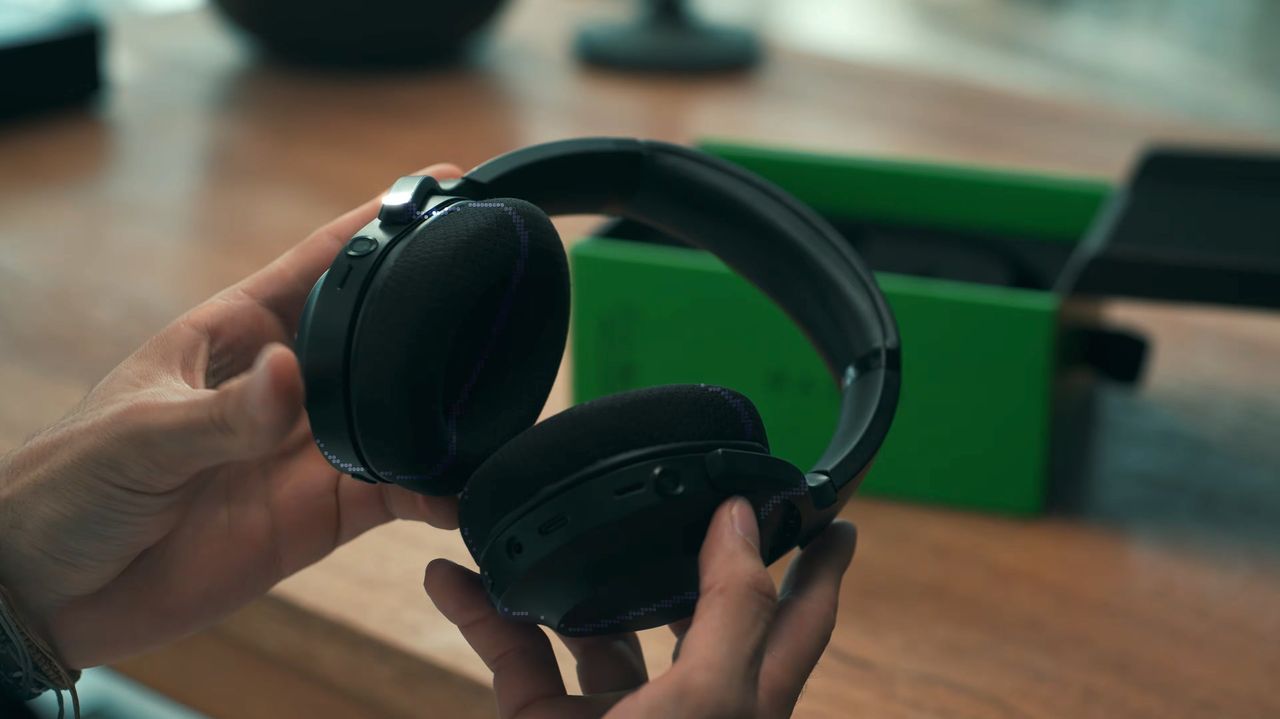 Featured image AirPods Ultra competition heats up Razer Motokos camera reveal