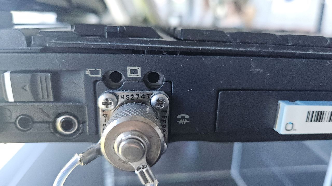 Featured image Standardized ISS chargers reduce weight and failures