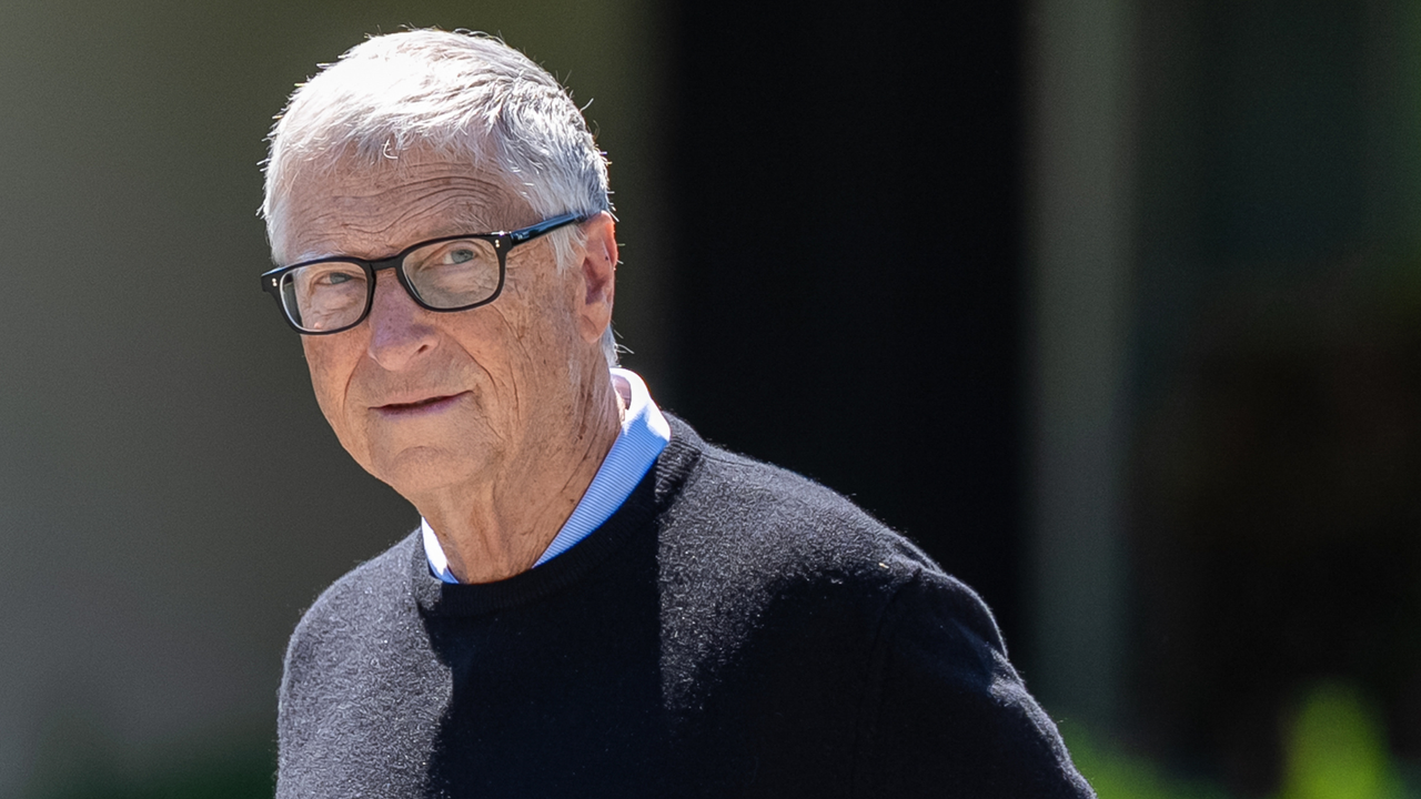 Featured image Bill Gates on AI Jobs reserved taxing robots and a turbulent future