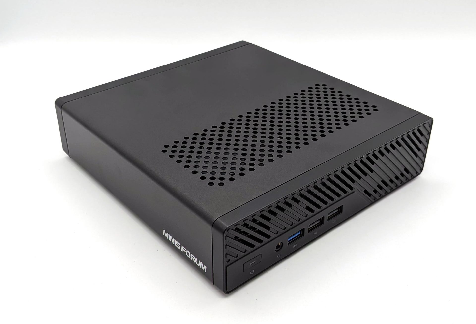 Featured image Minisforum MS03 Review Bandwidth Bottleneck Exposed