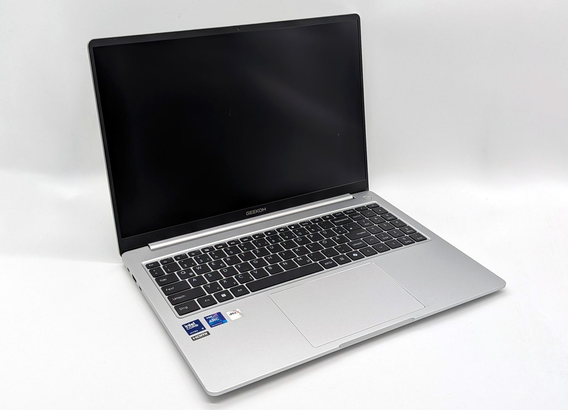 Featured image Geekom GeekBook M16 Laptop Review Strengths Weaknesses
