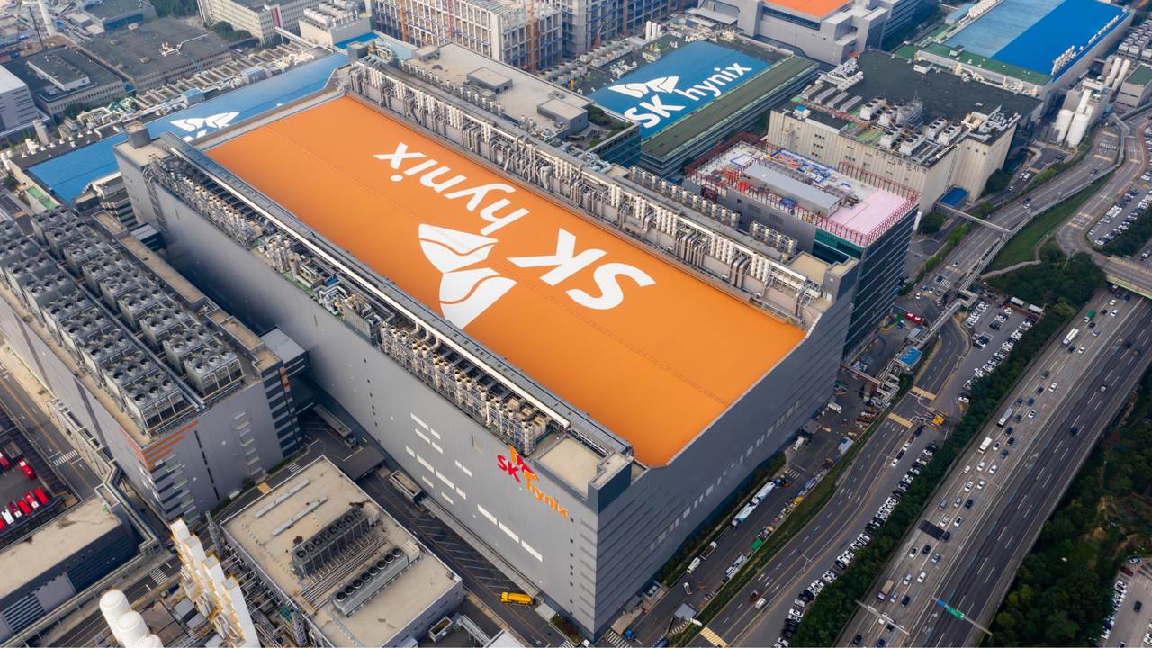 Featured image SK hynix and Intel discuss US chip manufacturing options