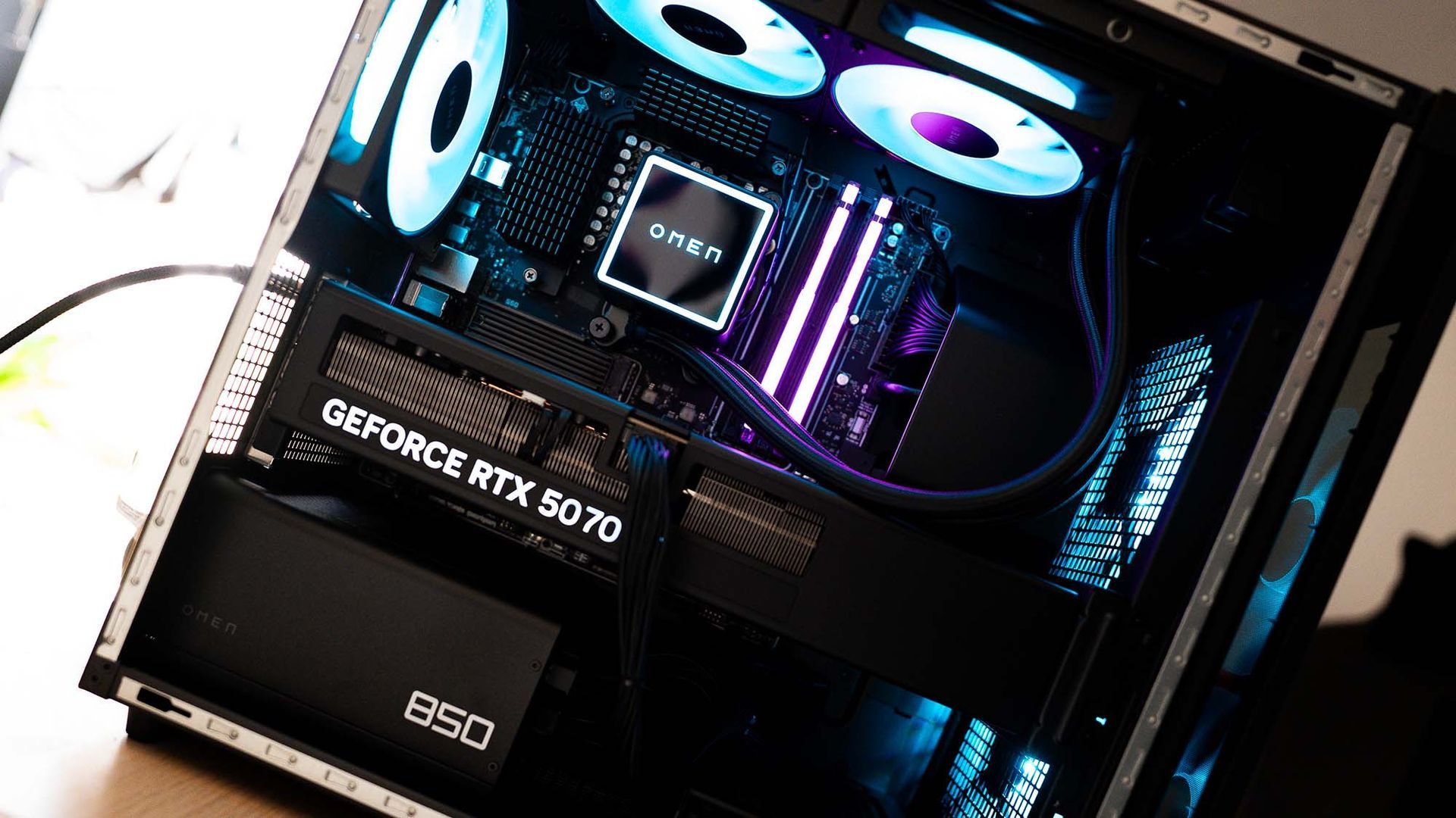 Featured image HP Omen 35L 2026 design and performance review