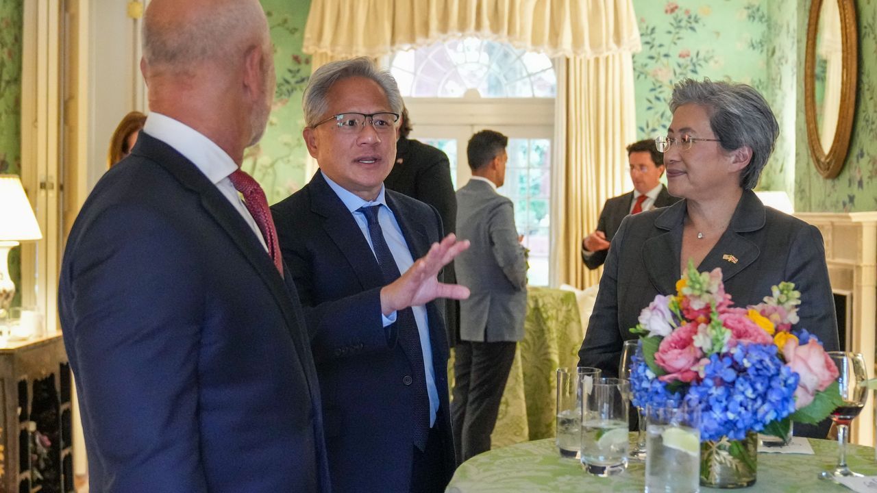 Featured image Jensen Huang and Lisa Su snubbed by TIMEs AI list