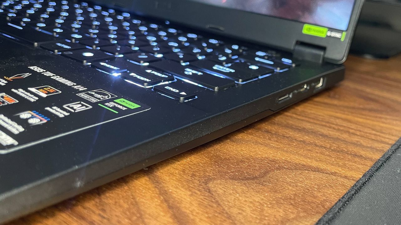 Featured image Stop social media from breaking your laptop hinges