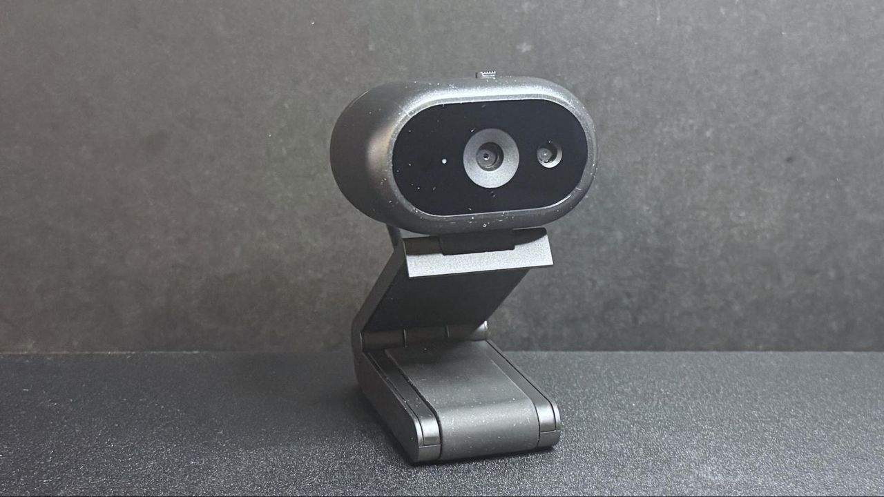 Featured image Dell Pro 5 2K Webcam Review Look professional in the office