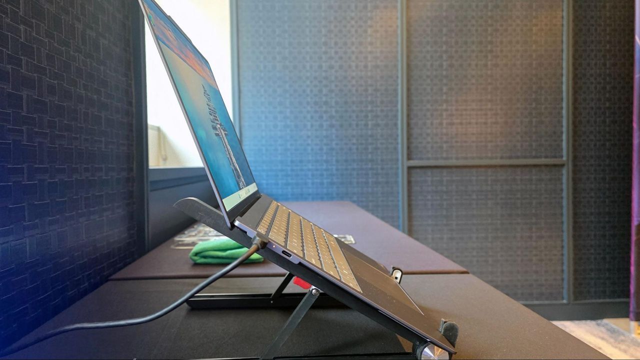 Featured image Lenovo ditches fans for AirJet tech and rollable screen notebook