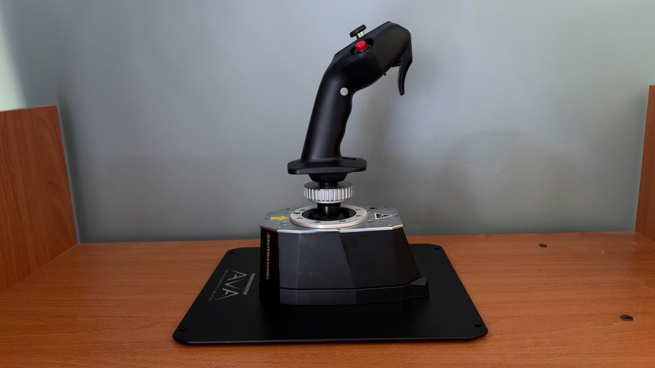Featured image Thrustmaster Grip  AVA Base Your FirstClass Flight Experience